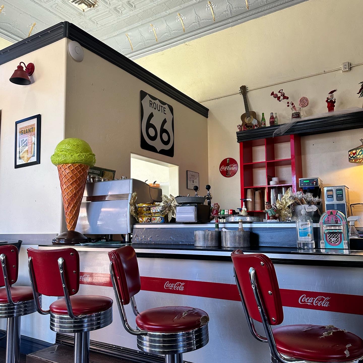 A diner along Route 66.